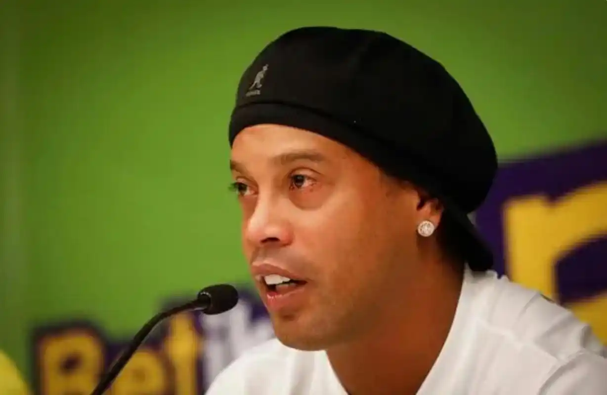 都牵动着球 都牵动着球